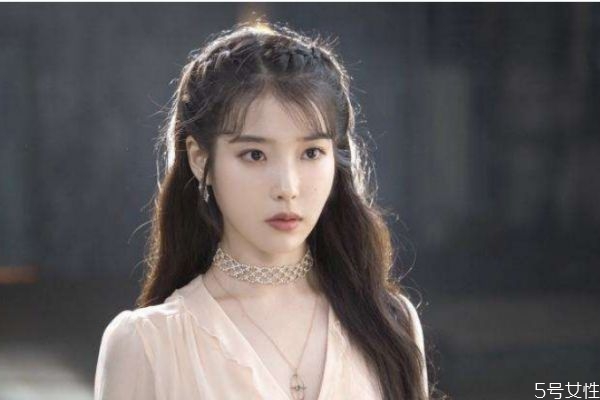 哪種女生會(huì)讓人一見(jiàn)鐘情 能讓男人一見(jiàn)鐘情的六種女人