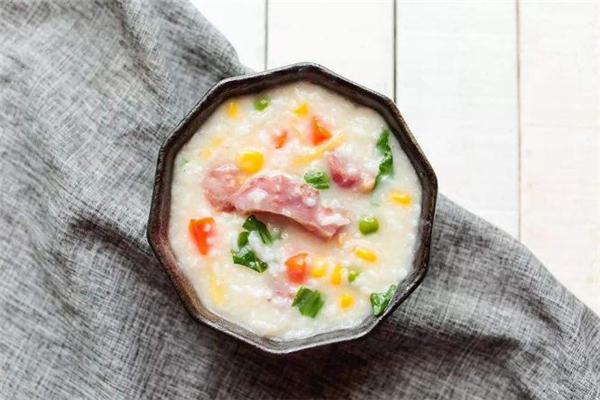 玉米粥的做法 玉米粥怎么煮比較好吃 玉米粥的做法 玉米粥怎么煮比較好吃