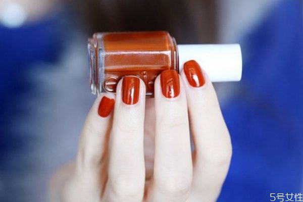 秋冬涂什么顏色的指甲顯手白 2020美甲流行色趨勢(shì) 秋冬涂什么顏色的指甲顯手白 2020美甲流行色趨勢(shì)