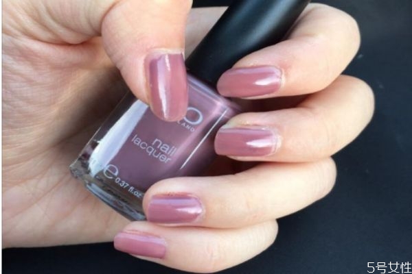 秋冬涂什么顏色的指甲顯手白 2020美甲流行色趨勢(shì) 秋冬涂什么顏色的指甲顯手白 2020美甲流行色趨勢(shì)