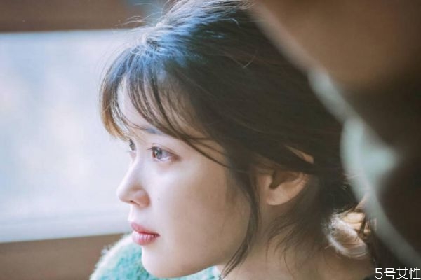 哪種女生會(huì)讓人一見(jiàn)鐘情 能讓男人一見(jiàn)鐘情的六種女人