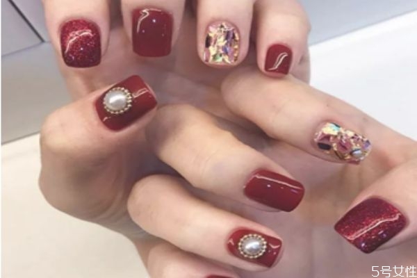 指甲油什么牌子的最好 什么牌子的指甲油持久 指甲油什么牌子的最好 什么牌子的指甲油持久