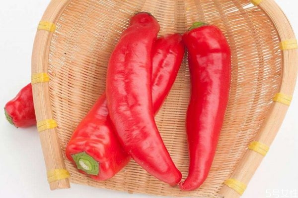 紅尖椒有什么營養(yǎng)價(jià)值呢 吃紅尖椒有什么好處呢