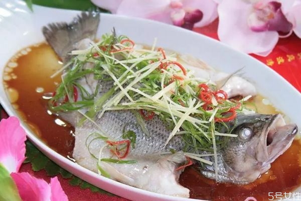 吃海鱸魚有什么注意的呢 孕婦可以吃海鱸魚嗎 吃海鱸魚有什么注意的呢 孕婦可以吃海鱸魚嗎