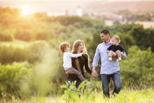 結(jié)婚后家務(wù)活怎么分配 結(jié)婚后家務(wù)活應該誰做