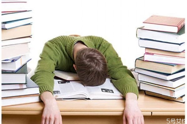 有的人為什么會(huì)多夢呢 造成多夢的原因是什么呢