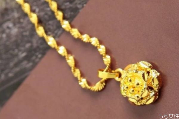 項(xiàng)鏈買(mǎi)什么材質(zhì)的好 項(xiàng)鏈哪種材質(zhì)值得買(mǎi)