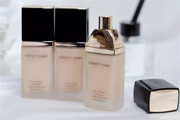 完美日記小金蓋粉底液怎么樣 完美日記小金蓋適合什么皮膚 完美日記小金蓋粉底液怎么樣 完美日記小金蓋適合什么皮膚