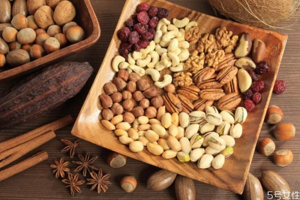 霹靂果應(yīng)該怎么挑選呢 霹靂果應(yīng)該怎么吃呢 霹靂果應(yīng)該怎么挑選呢 霹靂果應(yīng)該怎么吃呢