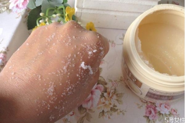 磨砂膏為什么不能天天用 過(guò)度去角質(zhì)會(huì)損傷皮膚 磨砂膏為什么不能天天用 過(guò)度去角質(zhì)會(huì)損傷皮膚