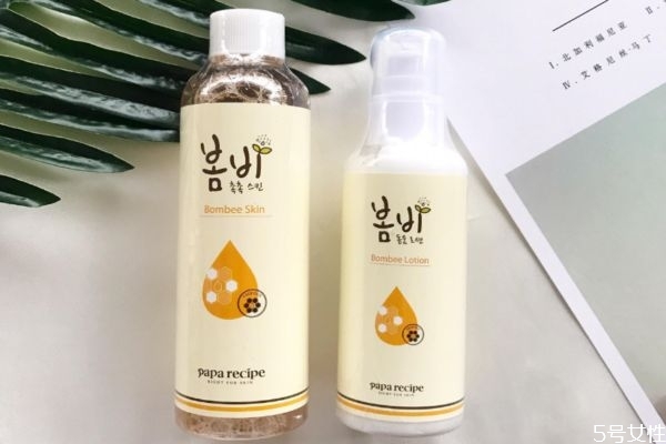 春雨水乳適合多大年齡 油性肌膚使用春雨水乳油膩嗎 春雨水乳適合多大年齡 油性肌膚使用春雨水乳油膩嗎