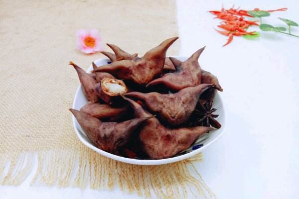 女生吃菱角有什么好處 新鮮的菱角肉怎么保存 女生吃菱角有什么好處 新鮮的菱角肉怎么保存