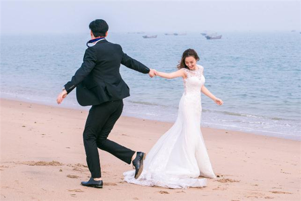 愛情是否經(jīng)得起物質的考驗 愛情中談物質是否純粹