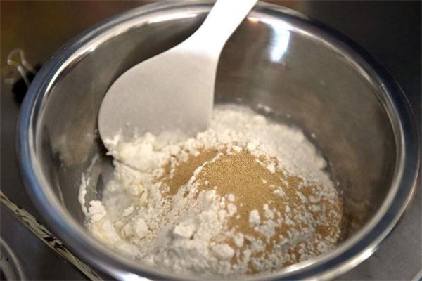 冬天酵母粉怎樣發(fā)面快 冬天酵母發(fā)面多長時間最好