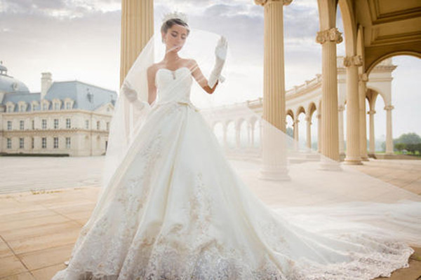 穿婚紗要穿塑身衣嗎 婚紗與塑身衣的搭配方法 穿婚紗要穿塑身衣嗎 婚紗與塑身衣的搭配方法