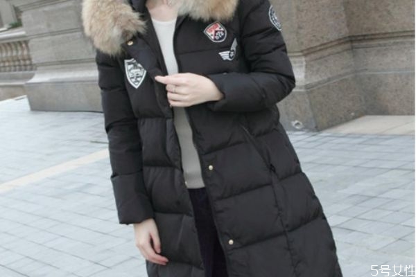 羽絨服和派克服哪個暖和 羽絨服和皮草哪個保暖