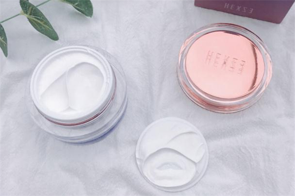 韓熙貞素顏霜和透蜜素顏霜哪個好-需要定妝嗎 韓熙貞素顏霜和透蜜素顏霜哪個好-需要定妝嗎