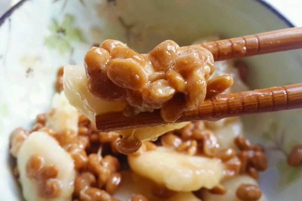 每天吃多少納豆合適 女人吃納豆有什么好處 每天吃多少納豆合適 女人吃納豆有什么好處