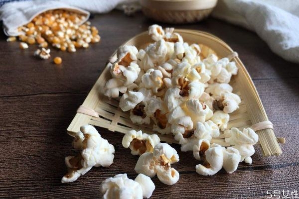 吃爆米花會(huì)上火嗎 吃爆米花要注意什么呢 吃爆米花會(huì)上火嗎 吃爆米花要注意什么呢