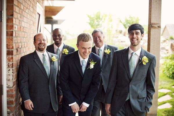 伴郎選什么顏色的領(lǐng)帶好 伴郎挑選領(lǐng)帶要注意什么 伴郎選什么顏色的領(lǐng)帶好 伴郎挑選領(lǐng)帶要注意什么