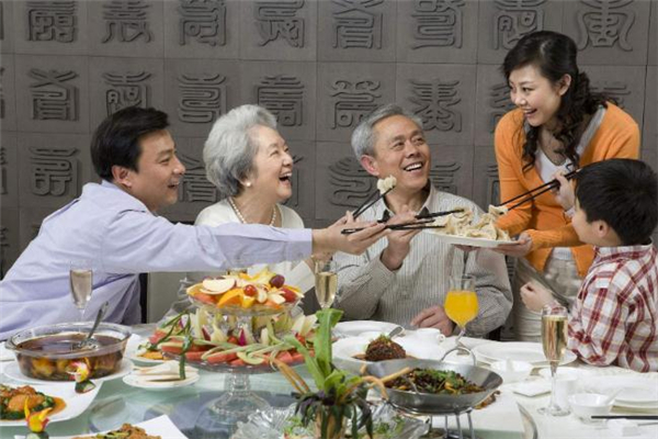 夫妻過年各回各家好嗎 夫妻過年可以分開過嗎