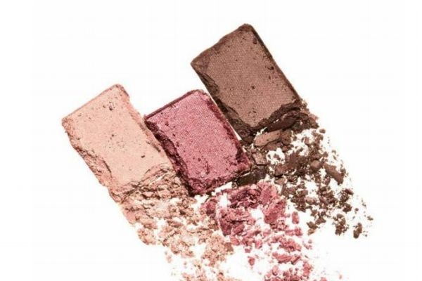 眼影質量怎么判斷 眼影質量壞有什么危害呢