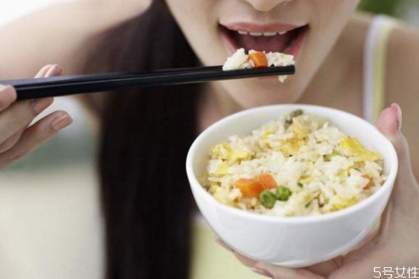 產(chǎn)后喝什么湯好 產(chǎn)后吃的食物有什么注意 產(chǎn)后喝什么湯好 產(chǎn)后吃的食物有什么注意