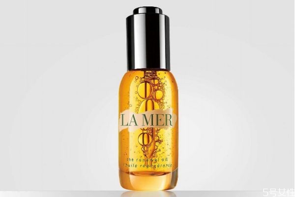 面油可以代替面霜嗎 面油和面霜的區(qū)別 面油可以代替面霜嗎 面油和面霜的區(qū)別