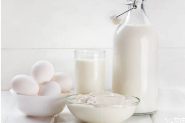 牛奶可以護(hù)膚嗎 用純牛奶怎么護(hù)膚 牛奶可以護(hù)膚嗎 用純牛奶怎么護(hù)膚