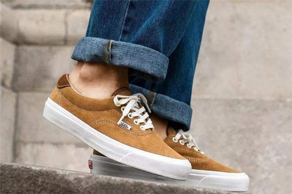 vans紅標(biāo)與黑標(biāo)的區(qū)別 vans紅標(biāo)貴還是黑標(biāo)貴 vans紅標(biāo)與黑標(biāo)的區(qū)別 vans紅標(biāo)貴還是黑標(biāo)貴