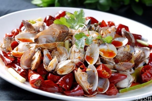 花甲的簡單做法有什么 花甲是涼性的嗎 花甲的簡單做法有什么 花甲是涼性的嗎