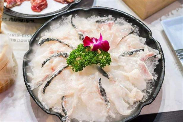 黑魚(yú)和清江魚(yú)哪個(gè)好吃 黑魚(yú)和清江魚(yú)哪個(gè)刺少 黑魚(yú)和清江魚(yú)哪個(gè)好吃 黑魚(yú)和清江魚(yú)哪個(gè)刺少