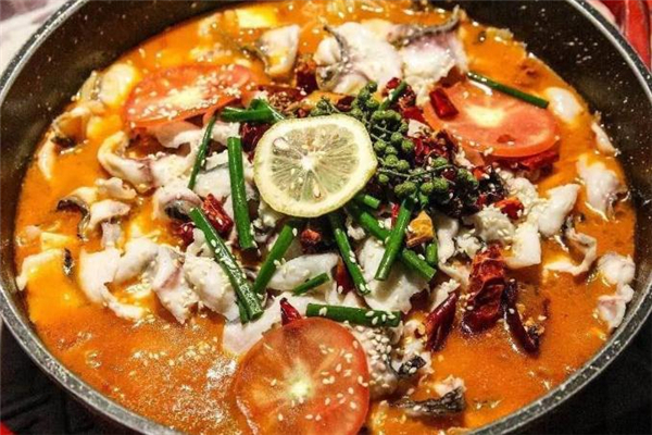 黑魚(yú)和清江魚(yú)哪個(gè)好吃 黑魚(yú)和清江魚(yú)哪個(gè)刺少 黑魚(yú)和清江魚(yú)哪個(gè)好吃 黑魚(yú)和清江魚(yú)哪個(gè)刺少