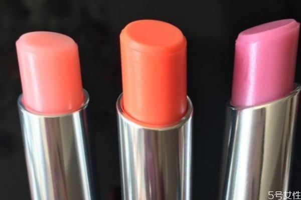 口紅放后備箱里會(huì)化嗎 口紅放久了會(huì)融化掉嗎