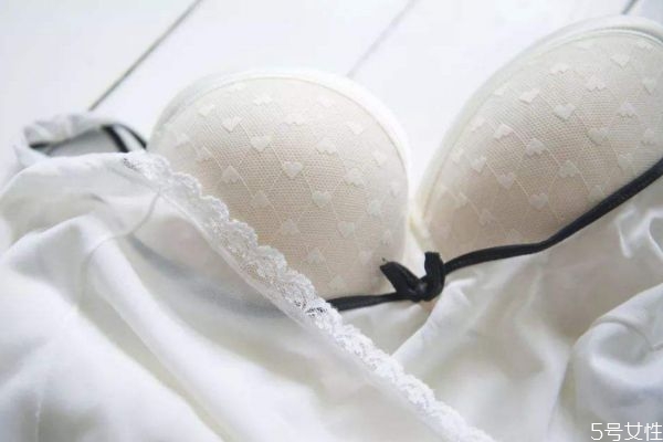 ?乳房下垂能恢復(fù)嗎 ?乳房下垂了應(yīng)該怎么辦