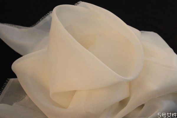 歐根紗是什么面料 婚紗常用布料 歐根紗是什么面料 婚紗常用布料