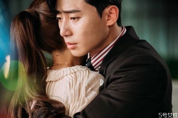 女朋友想分手會有哪些表現(xiàn) 女朋友想分手的表現(xiàn)