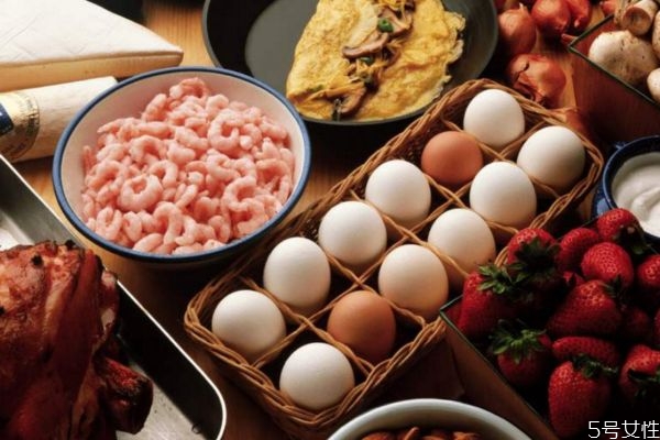 經(jīng)常熬夜的危害 經(jīng)常熬夜喝什么泡水 經(jīng)常熬夜的危害 經(jīng)常熬夜喝什么泡水