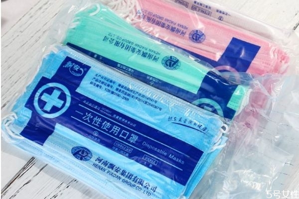 醫(yī)用外科口罩和一次性口罩的區(qū)別 醫(yī)用外科口罩使用方法 醫(yī)用外科口罩和一次性口罩的區(qū)別 醫(yī)用外科口罩使用方法