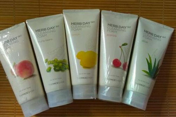 菲詩(shī)小鋪洗面奶多少錢 菲詩(shī)小鋪哪款適合干皮使用