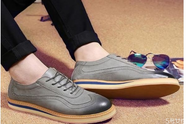 冬天可以穿運動鞋嗎 冬天運動鞋怎么搭配