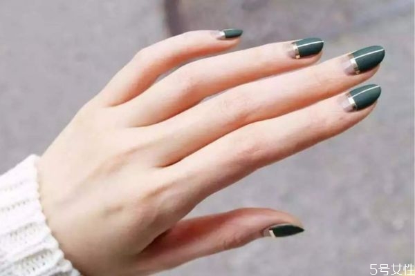 美甲雕花怎么做 美甲雕花筆具體做法 美甲雕花怎么做 美甲雕花筆具體做法