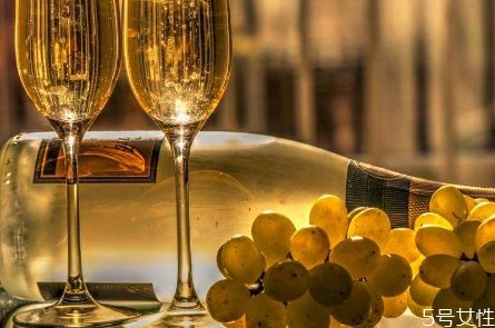 家里存放多少酒精為宜 酒精有什么注意事項 家里存放多少酒精為宜 酒精有什么注意事項