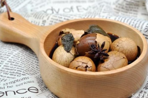 茶葉蛋有什么營(yíng)養(yǎng)嗎 茶葉蛋和水煮蛋那個(gè)更營(yíng)養(yǎng)