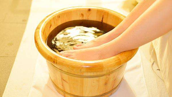 生姜水泡腳會上火嗎 生姜水泡腳一周幾次 生姜水泡腳會上火嗎 生姜水泡腳一周幾次