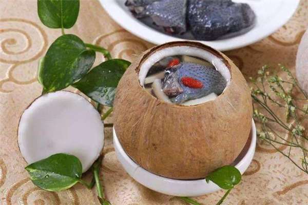 烏雞湯太油了怎么辦 烏雞湯和老母雞湯哪個更補 烏雞湯太油了怎么辦 烏雞湯和老母雞湯哪個更補