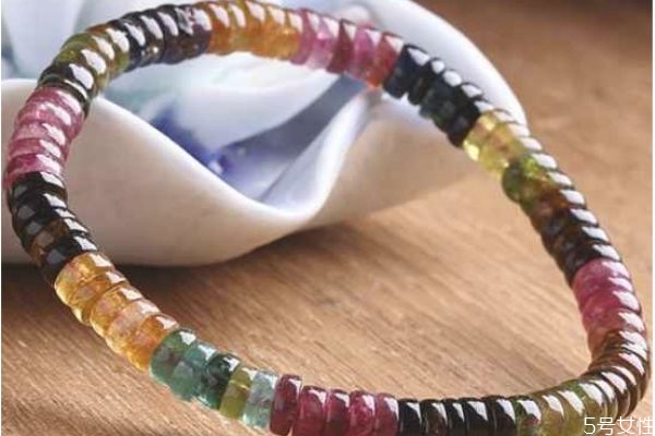 戴黃碧璽要注意什么 碧璽首飾的含義 戴黃碧璽要注意什么 碧璽首飾的含義