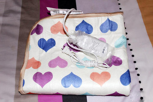 電熱毯費電嗎 空調(diào)和電熱毯哪個好 電熱毯費電嗎 空調(diào)和電熱毯哪個好