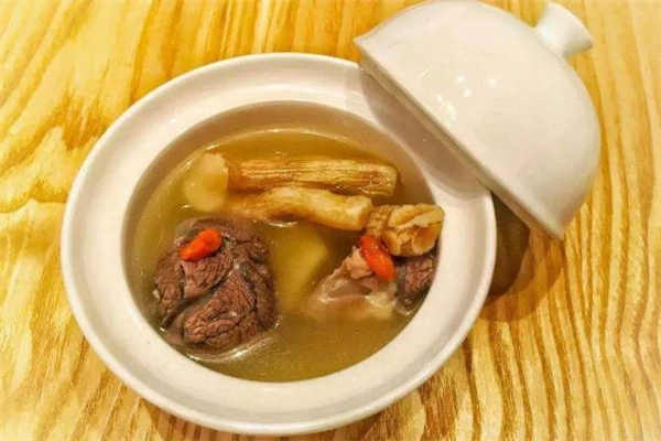 沙參麥冬湯的做法 沙參麥冬湯適合什么人喝 沙參麥冬湯的做法 沙參麥冬湯適合什么人喝