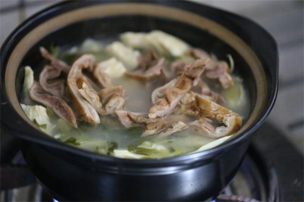 白果豬肚湯孕婦能喝嗎 白果豬肚湯養(yǎng)胃嗎 白果豬肚湯孕婦能喝嗎 白果豬肚湯養(yǎng)胃嗎